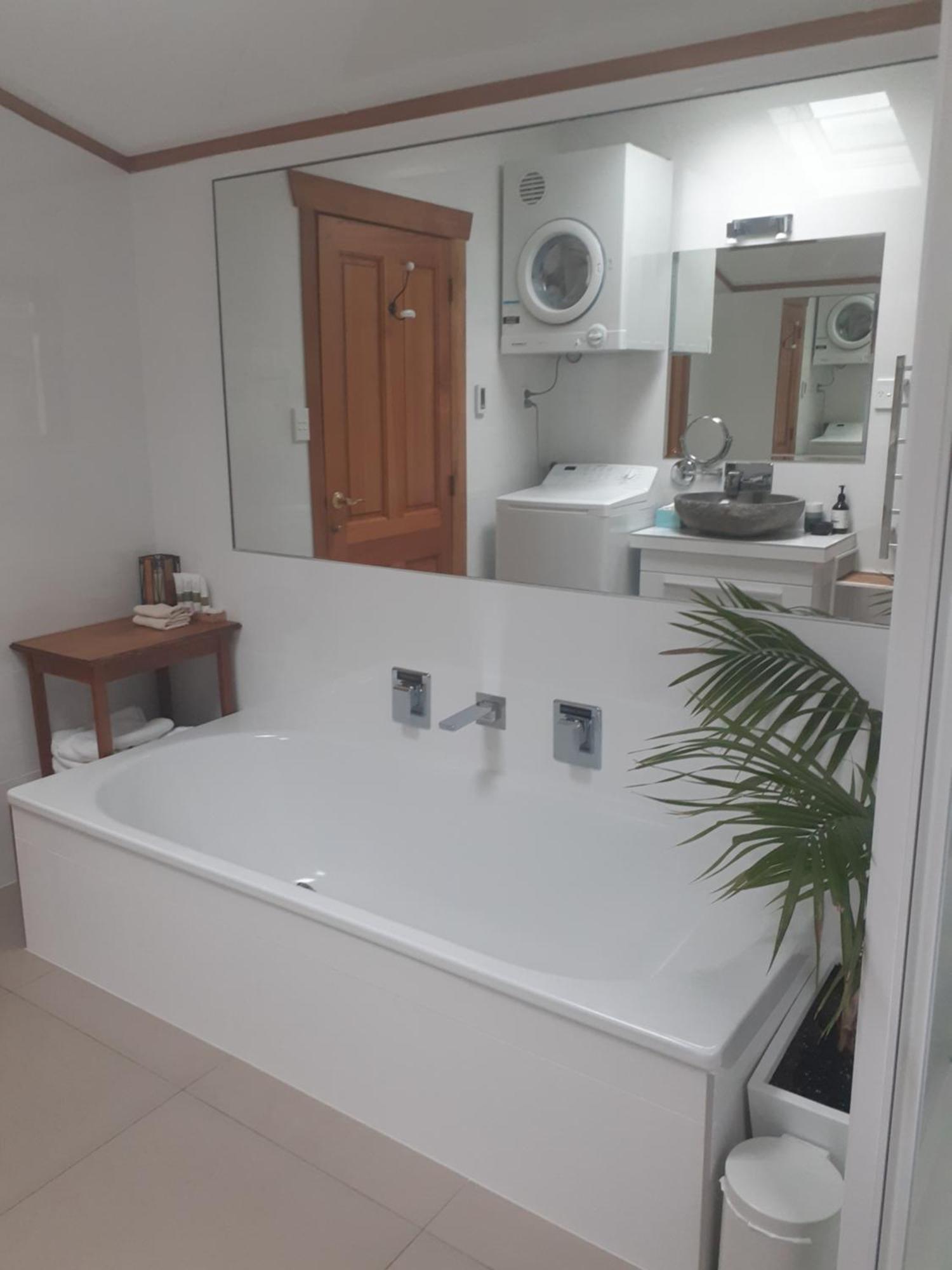 Tarawhata Thermal Apartment ニュープリマス エクステリア 写真