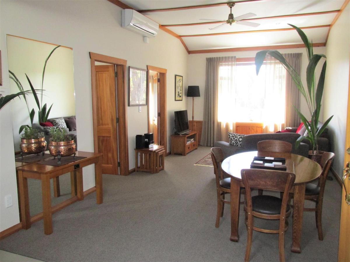 Tarawhata Thermal Apartment ニュープリマス エクステリア 写真