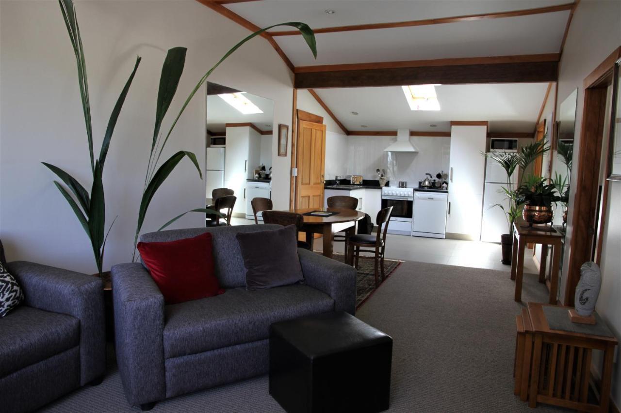 Tarawhata Thermal Apartment ニュープリマス エクステリア 写真